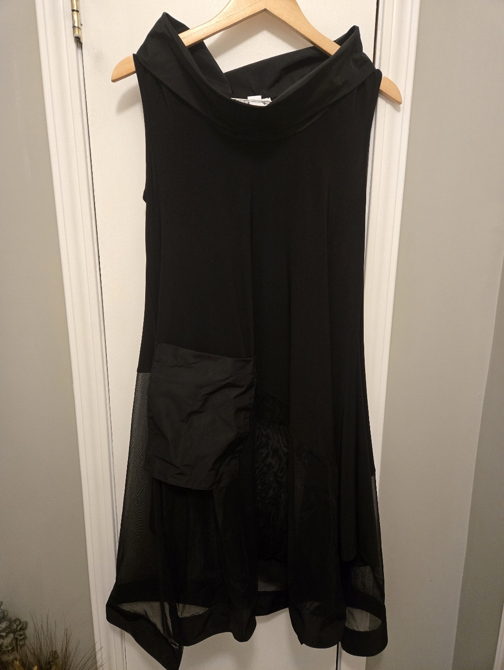 Joseph Ribkoff Sleeveless Mock Neck Top Style 212133 Size 8 Black - Picture 5 of 11